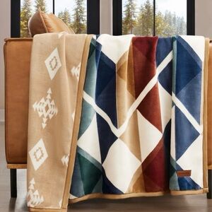 NWT Pendleton Plush Throw Blanket